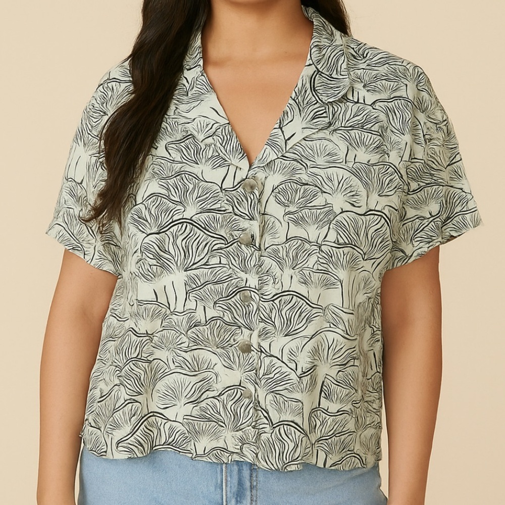 Rachel Zoe 100% Linen Mushroom Print Cropped Button Down